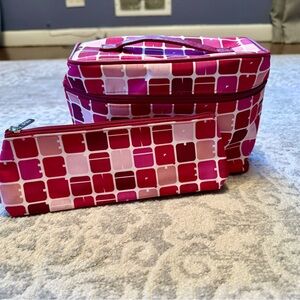 Clinique Red, Pink & White Cosmetic Bag Set (2). Beautiful geometric print. EUC!